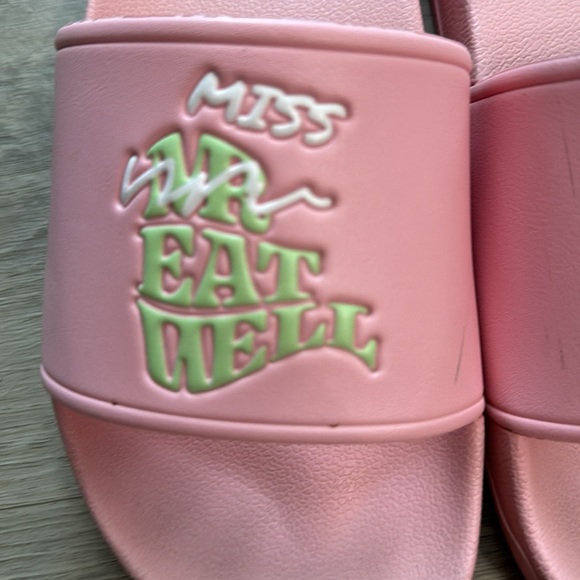 Mr Eatwell Heather McMahan Slides - Picture 2 of 6